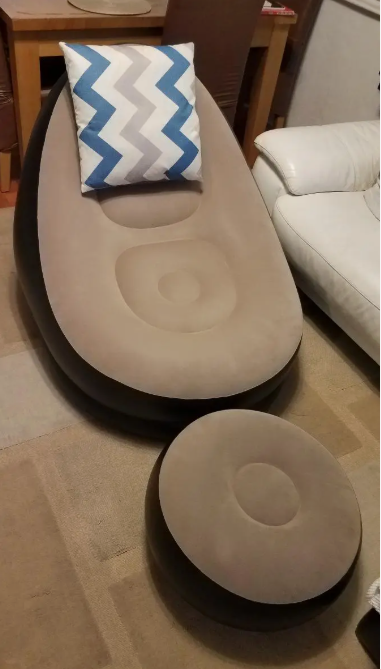 Luksuzna fotelja na napuhavanje s tabureom