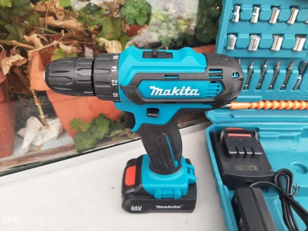 Makita 28V aku bušilica